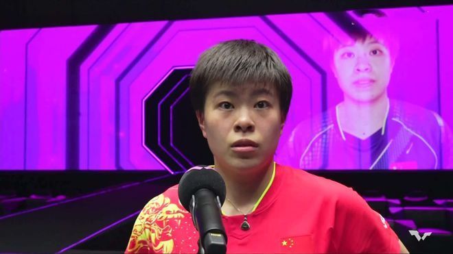 罗马中场克里斯坦特也能回撤踢中卫，但穆里尼奥教练更希望他留在中场保持中场的稳定性。